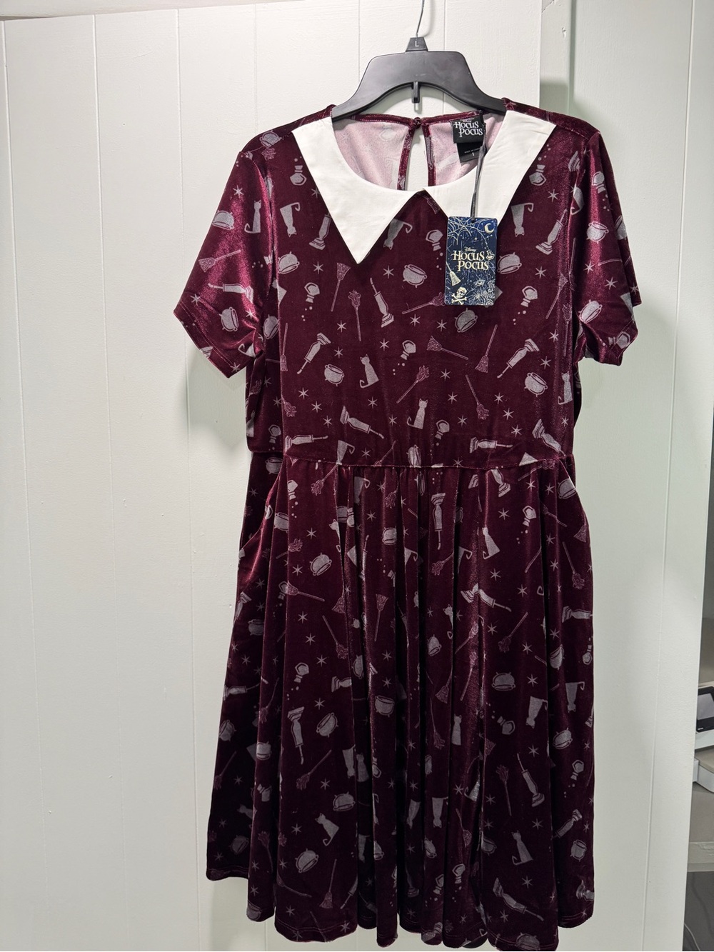 Disney Torrid Hocus Pocus Purple Velvet Dress w/White Pointed Collar, size 1